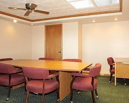 Sunflower Inn&Suites - Garden City 